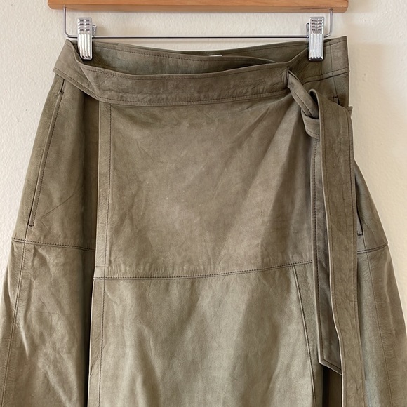 Frame khaki green suede midi wrap skirt - Picture 2 of 16